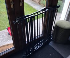 Free stair gates