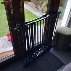 Free stair gates