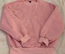 pink top