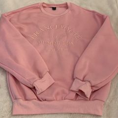 pink top