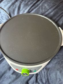 Albino crepe maker