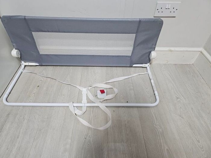 Child bed rail or bed gaurd