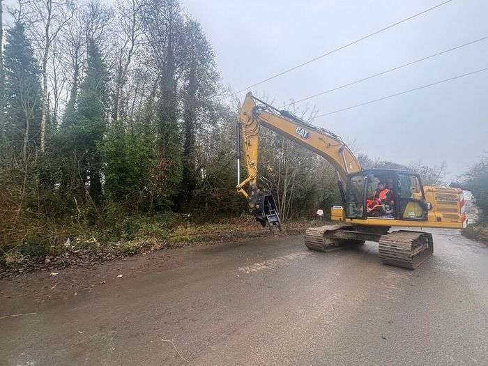 Tree shear saw head and mulcher hire