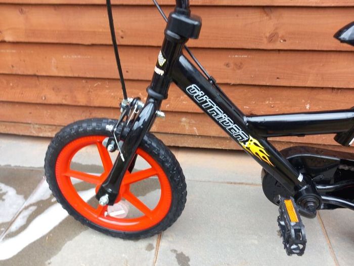 Kids outrider bike size 14 inch wheels