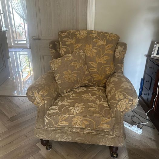 3 seater and 2 x Armchairs