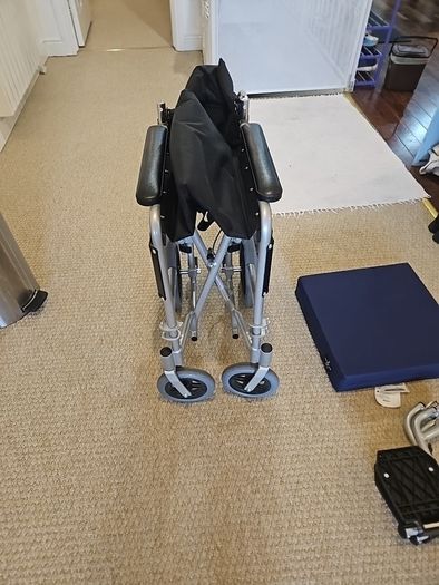 Compact lightweight wheelchair