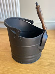 Coal scuttle and fire set
