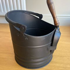 Coal scuttle and fire set