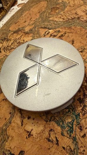 GENUINE Mitsubishi Montero Pajero Wheel Centre Hub Cap Silver