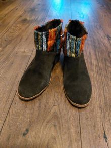 TOMS - suede boots- uk7