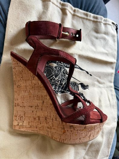 Burberry size 5 (38) brand new in box suede wedges RRP 599.00