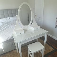 vanity make up table - ikea