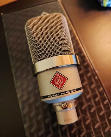 Neumann TLM 102