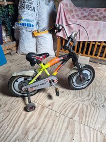 Bicycles & scooters/ gliders