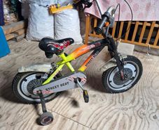 Bicycles & scooters/ gliders