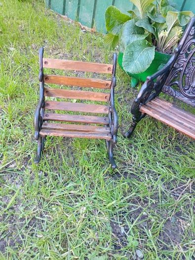 Mini garden ornament