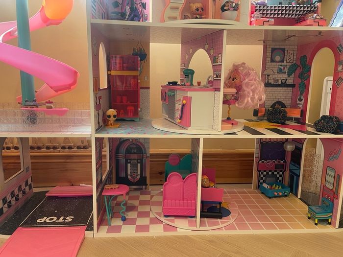LOL Surprise Dolls House