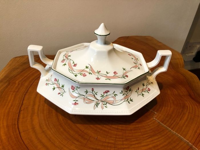 eternal beau coffee pot, tea pot, soup/ vegetable terrine