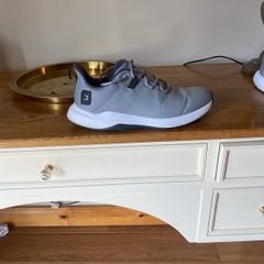 golf shoes