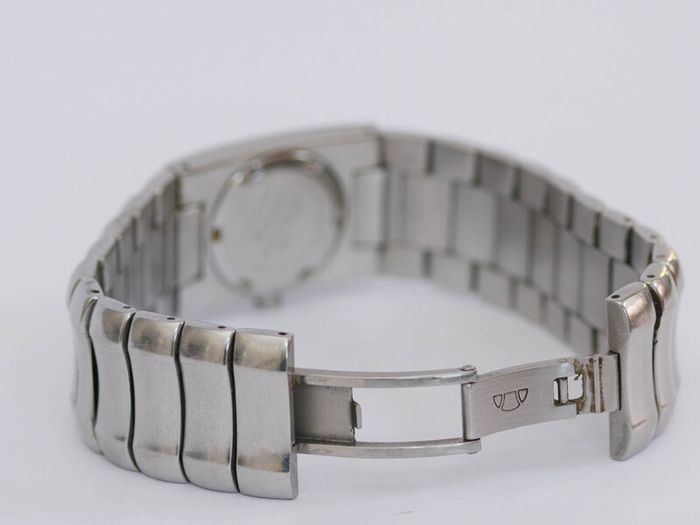 Vintage Ellesse Italia Ladies Quartz Watch
