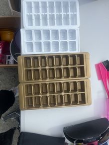 4x ice cube trays