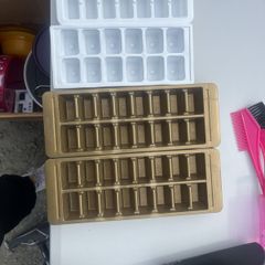 4x ice cube trays