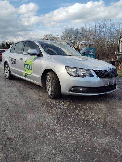 Breaking Skoda superb 2015 1.6tdi cayc