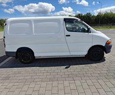 2003 Toyota hiace