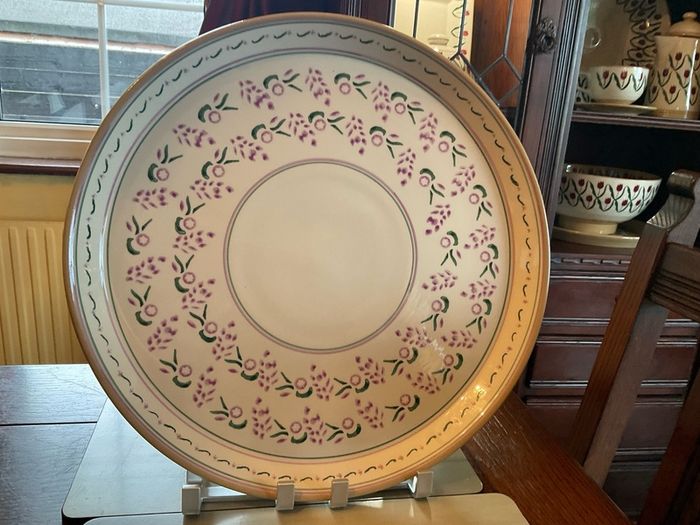 Nicholas Mosse new Lavender round 13 inch in diameter platter . Limited edition for Washington creek USA
