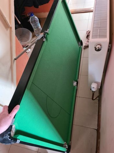 Pool table