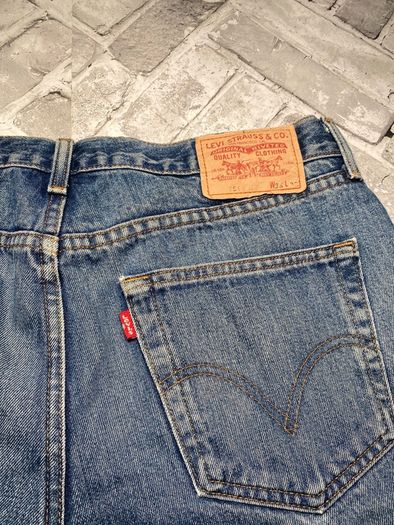 Levi's Ladies Denim Shorts W36 L14/UK16    J-B