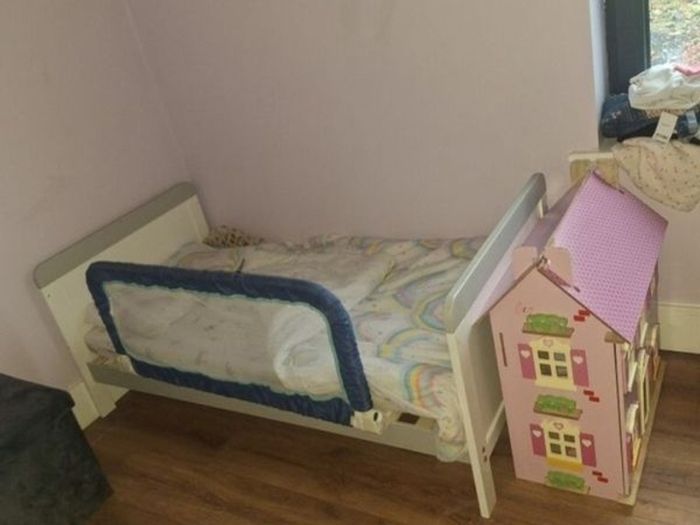 Cot bed