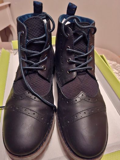 Toms Black Leather Boots