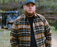Luke Combs Sunday 19th