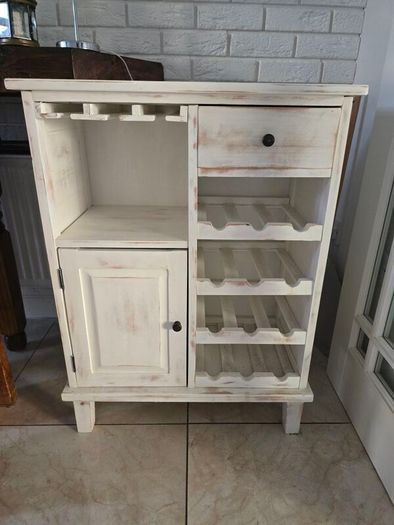 wine cabinet