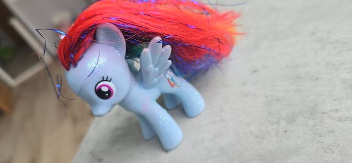 Rainbow Dash Brushable Figure Sparkle Glitter MLP G4 My Little Pony 2010