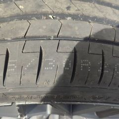 275/30 R20