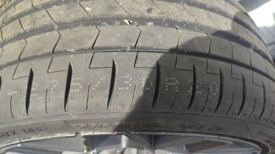 275/30 R20