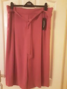 Trousers/Wide Leg Crop Trousers .. Size: 18 UK  .. 46 EU