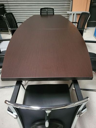 2.7m x 1.2m Boardroom Table & Chairs.