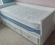IKEA Hemnes day-bed, white, 3 drawers, 3 mattresses included