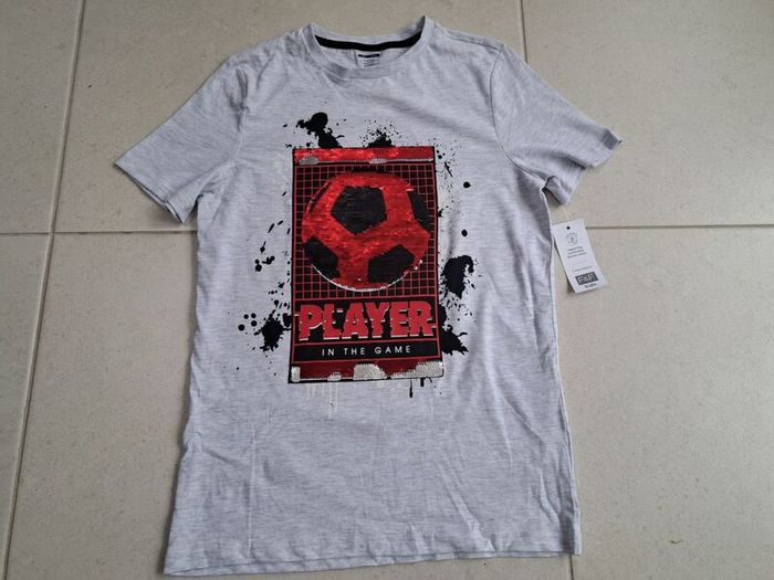 NEW Boys T-shirt with 2 way Sequins 12-13yrs