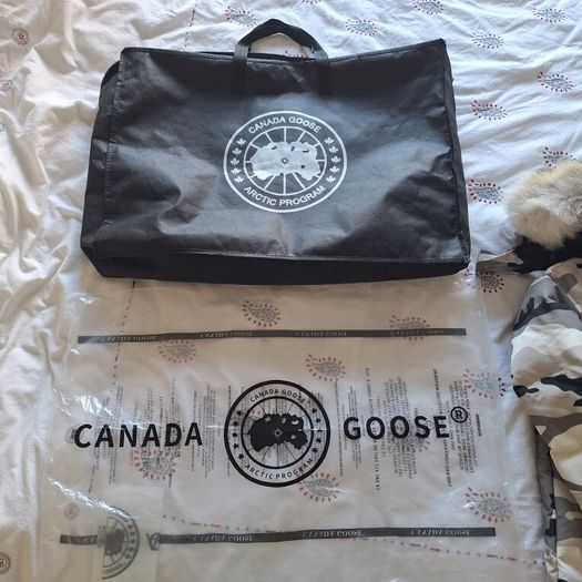Canada Goose mens S camouflage parka with fur