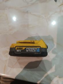 DeWalt power stack battery (read add)