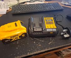 New 5AH Dewalt Battery & Charger