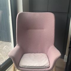 VEDBO pink armchair with wooden legs