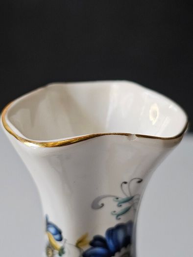 Royal Tara "Cornflower" Bud Vase