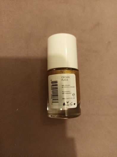nails inc gold nail polish