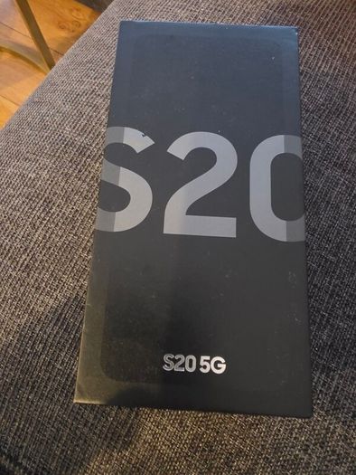 Samsung Galaxy S20 5G in excellent condition