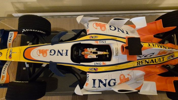 A 1:6 scale (32 inches long Formula 1 car) limited edition model of the 2007 Season ING Renault R27 F1 Team car